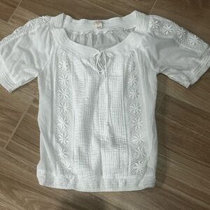 Sundance Women's White Embroidered Short Sleeve 100% Cotton Blouse / Shirt SZ M